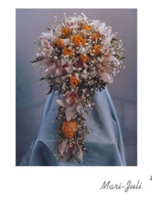 Ref.FMJ0043.Ramo de Novia Cascada en tonos rosas y anaranjados.