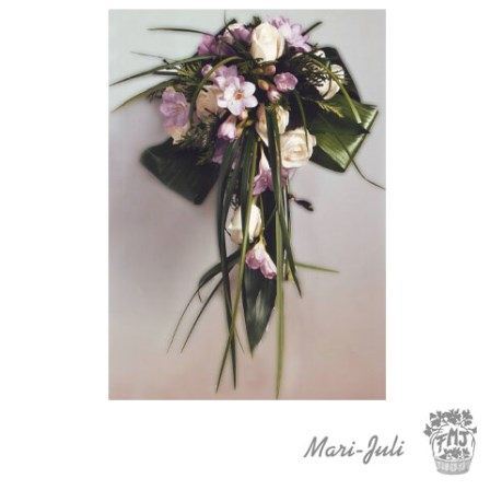 Ref.FMJ0046.Ramo de Novia Cascada en tonos verdes, blancos y morados.